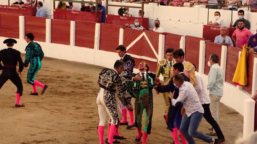 Javier Cortés sufre una cogida en el Coso de Santa Margarita