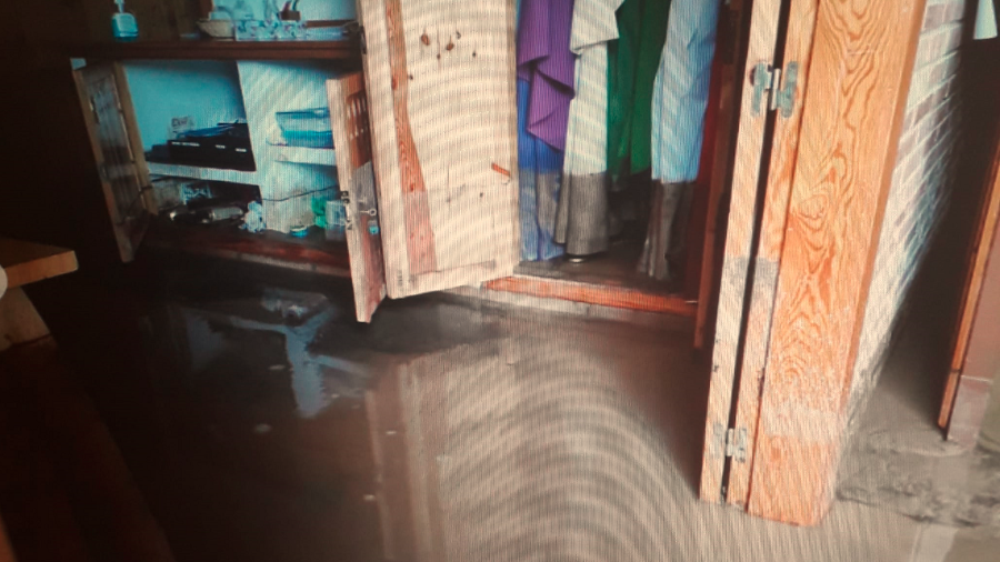Burunchel: Inundación en la iglesia y vehículos enterrados en lodo