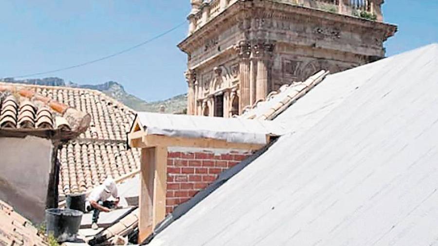 <i>251.000 euros para el arreglo de las cubiertas de la Catedral de Jaén.</i>