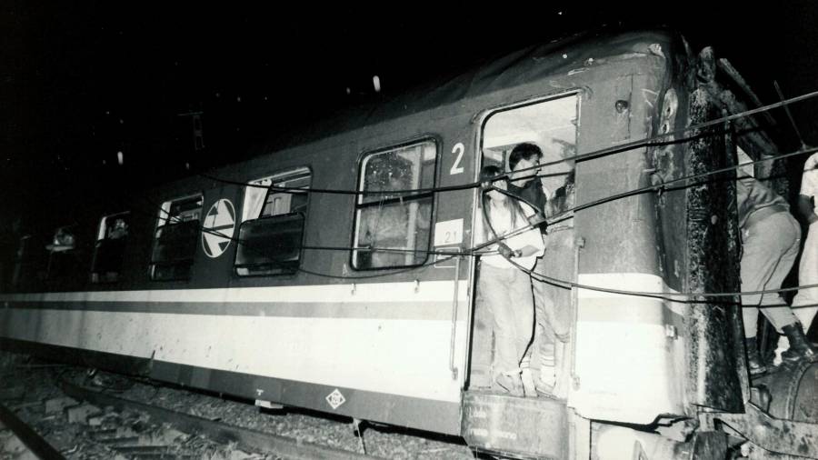 <i>1988. Descarrilamiento en Despeñaperros. / Archivo Histórico de Diario JAÉN.</i>
