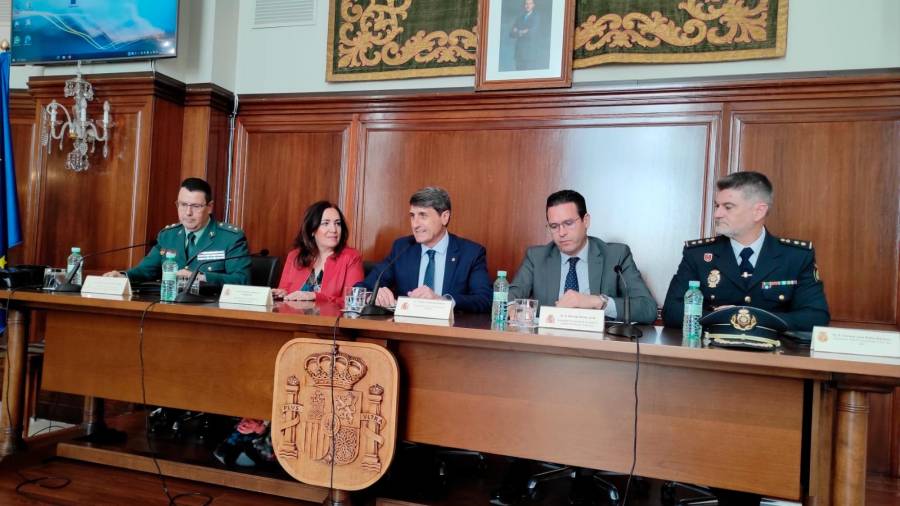 <i>Francisco José Lozano, Catalina madueño, Pedro Fernández, Rodrigo Martos y Adriano Rubio, en la rueda de prensa. / Europa Press.</i>