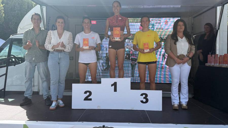 <i>Esther Guerrero, Beatriz López, Marta Serrano y Marta Mitjans. / Patronato Municipal de Deportes.</i>