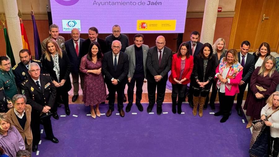 <i>Acto institucional del Ayuntamiento de Jaén. / Ayuntamiento de Jaén. </i>