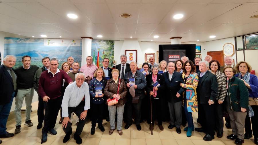 <i>Asistentes a la presentación de Crónicaas de Jaén VII. / Diario JAÉN.</i>