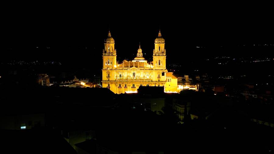 $!<i><b>VANDELVIRA.</b></i><i> ¡Una inmensa majestuosidad!</i>