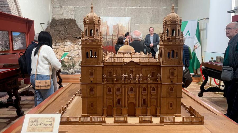 <i>Maqueta de la Catedral de Jaén en el Archivo Histórico Provincial de Jaén. / A. Lechuga.</i>
