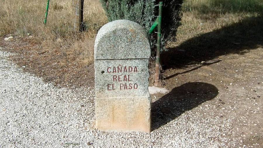 <i>Hitos señalización de la cañada de paso (II).</i>