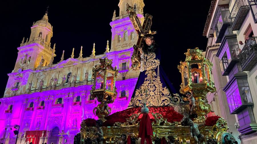 Jaén se ilumina para despedir un Rosario Magno que ya es eterno