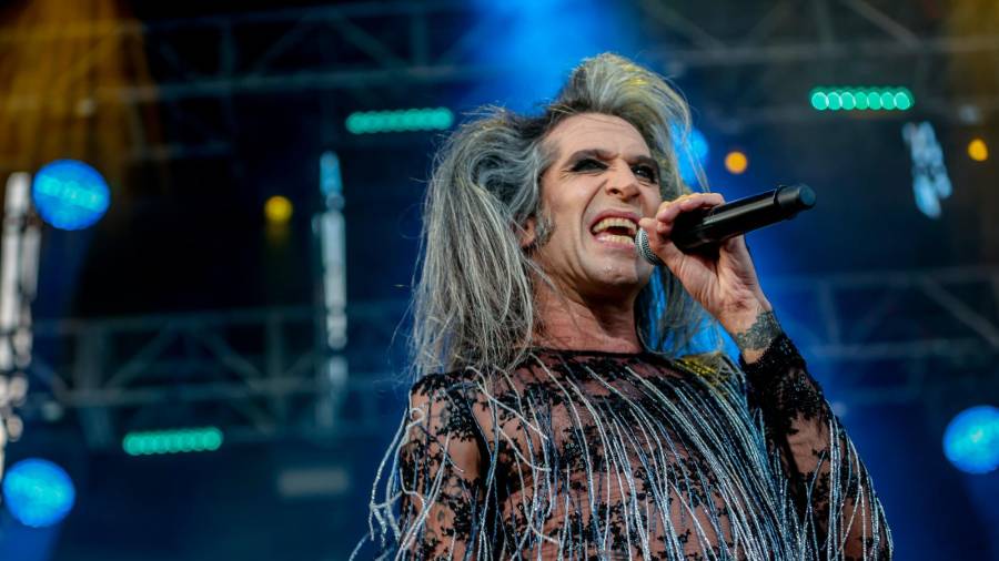 <i><b>Las Nancys Rubias.</b></i><i> Grupo liderado por Mario Vaquerizo, de pop y glam, además de electropop y dance punk. Se formó también en Madrid, en 2004. Lo hicieron en la sala Morocco, de Madrid, por diversión y para un sólo día. Ahí siguen llenando conciertos. / Fotografía de Europa Press.</i>