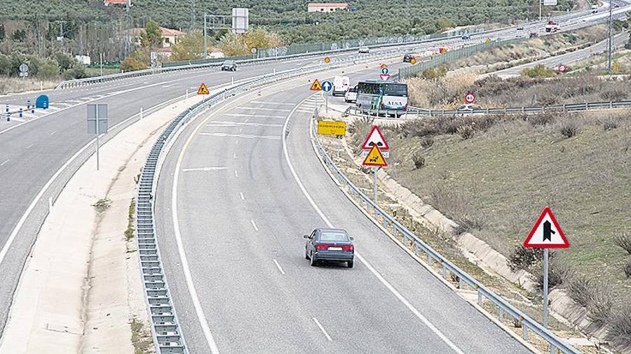 <i>20,9 millones de inversión prevista para dos nuevos tramos de la A-32.</i>