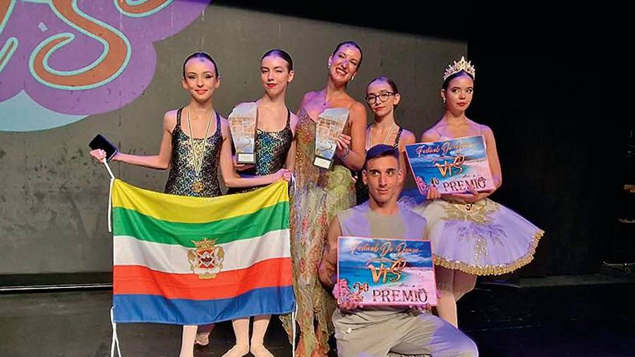 <i>Escuela Aire Danza de Linares.</i>