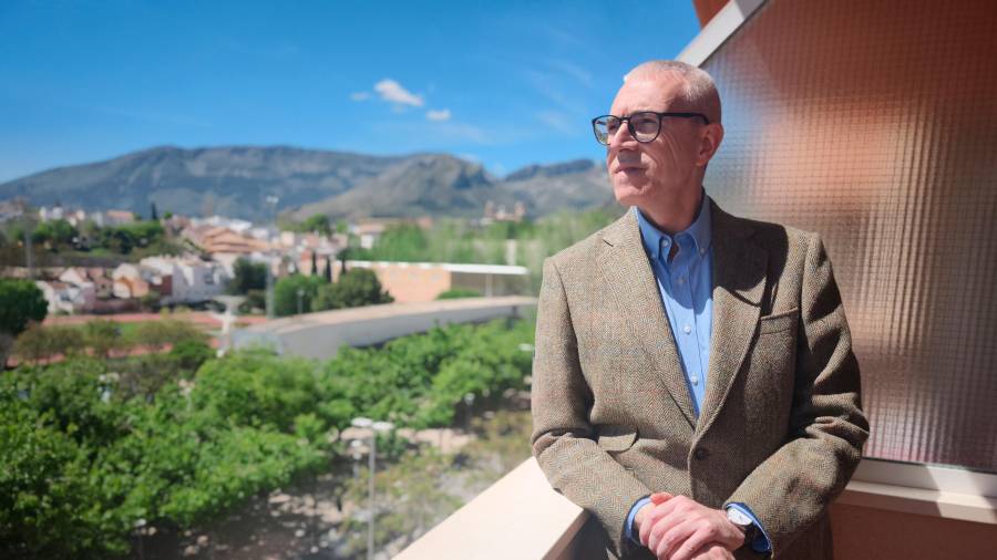 Emilio Lara: “El libro es un careo entre mi conciencia y mis recuerdos”