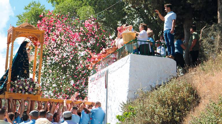 Esplendor primaveral en Torredelcampo con la Abuela en el Cerro Miguelico