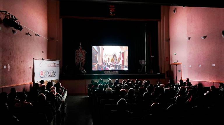 <i>Proyección de “Alharilla en su Gloria” en el Cine Capitol.</i>
