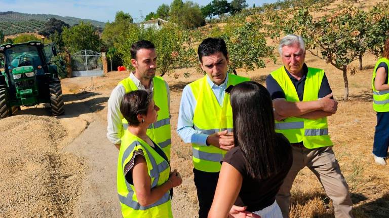 <i>Puesta en marcha de las obras de mejora en caminos rurales de Alcalá la Real. / Junta de Andalucía. </i>