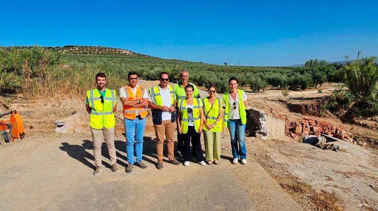 <i>Visita a las obras en el camino rural “De las Reyertas”. / Junta de Andalucía. </i>