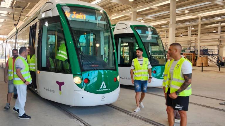 <i>Formación práctica de los futuros conductores del tranvía de Jaén. / Junta de Andalucía. </i>