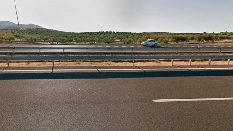 Colisión de 18 vehículos sin heridos en la A-44 a la altura de Pegalajar