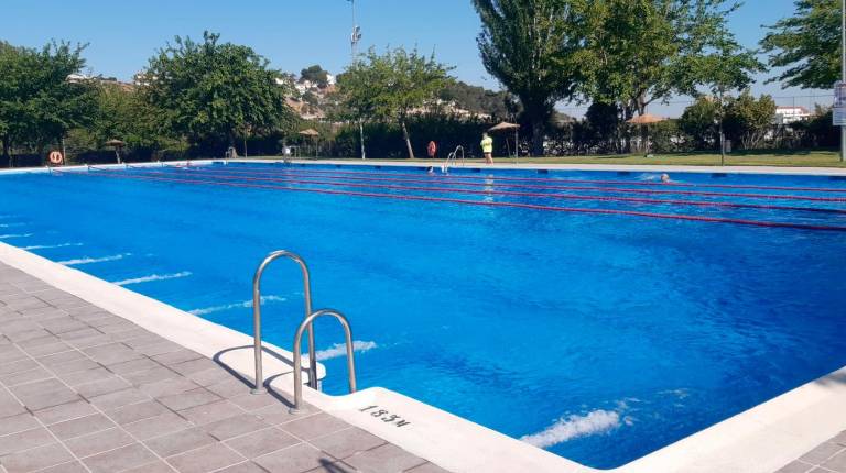<i>Piscina municipal de Torredonjimeno en una imagen de archivo. / Europa Press</i>