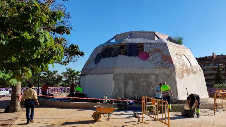 El Ayuntamiento de Jaén repara la Fuente de la Cúpula del Parque del Bulevar