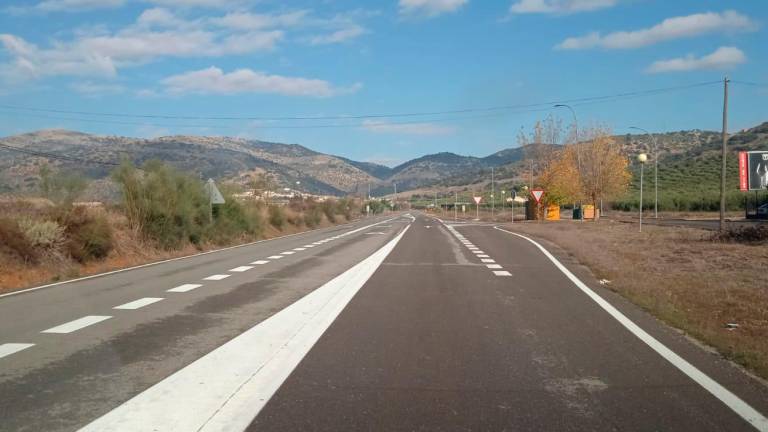 La Diputación mejora la señalización horizontal de 135 kilómetros de la Red Viaria Provincial
