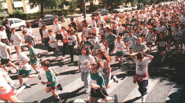 <i>Momento de la Carrera Popular “La Educación por el Deporte”. / Archivo histórico Diario JAÉN. </i>