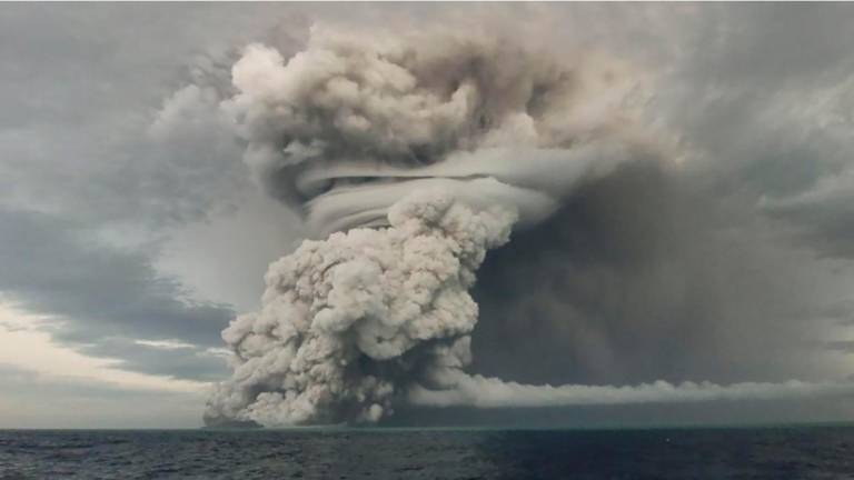 Tonga habla de un desastre sin precedentes tras la erupción volcánica y posterior tsunami