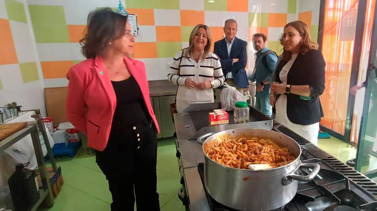 <i>Catalina García visita el Hogar de Santa Clara. / F. Gaitán / Diario JAÉN.</i>
