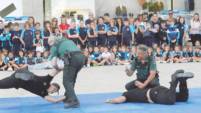 Los escolares se convierten en guardias civiles por un día