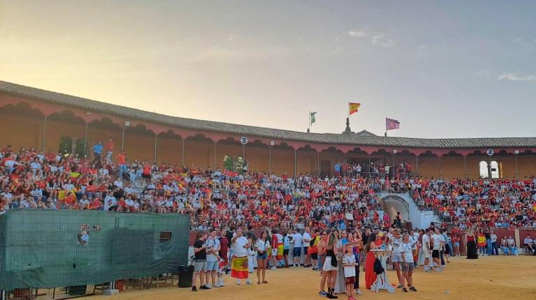 <i>Aficionados en Baeza.</i>