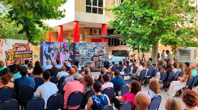 <i>Acto de clausura de la 37 edición del Concurso de Redacción “Prensa Escuela”. / Diario JAÉN.</i>