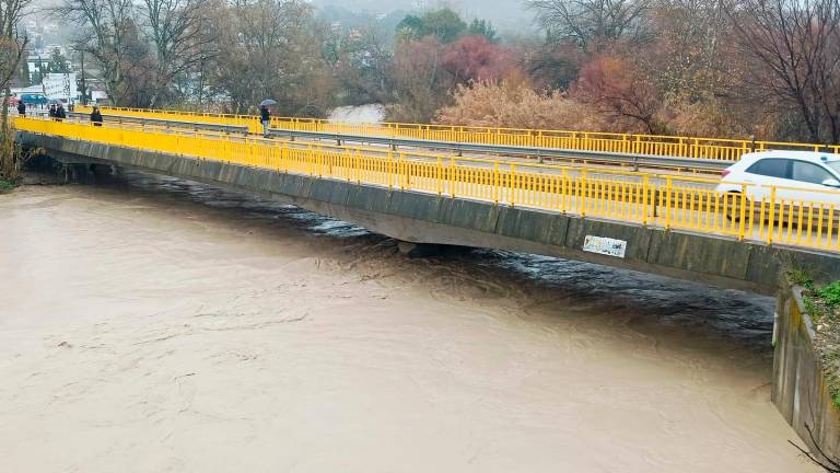 El Guadalbullón avanza sin freno por Puente Tablas