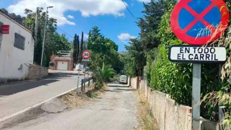 Prohibido aparcar en la calle Puente de la Sierra para facilitar el trabajo de policías, bomberos y sanitarios