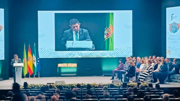 Banderas universales de un paraíso interior: Jaén