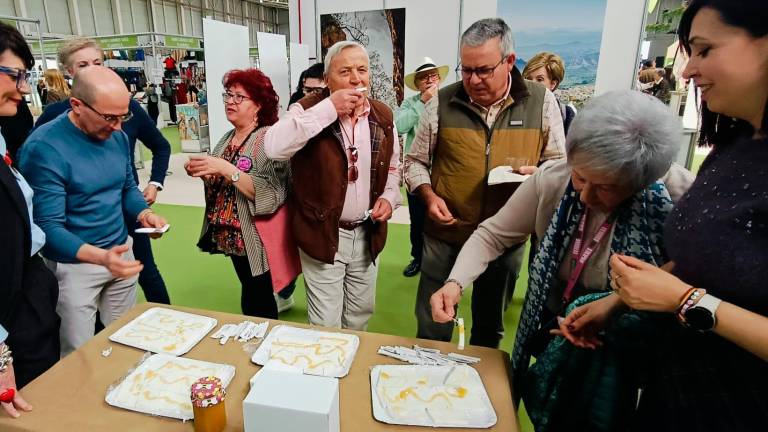 El sabor de Valdepeñas se presenta en la Feria de los Pueblos