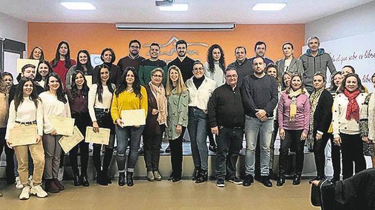 Entrega de diplomas a becarios en Andújar