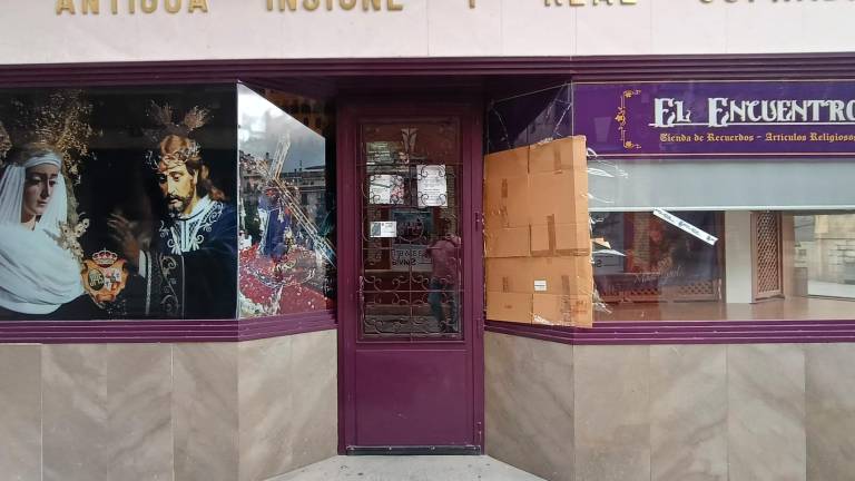 Roban y destrozan la tienda de “El Abuelo”