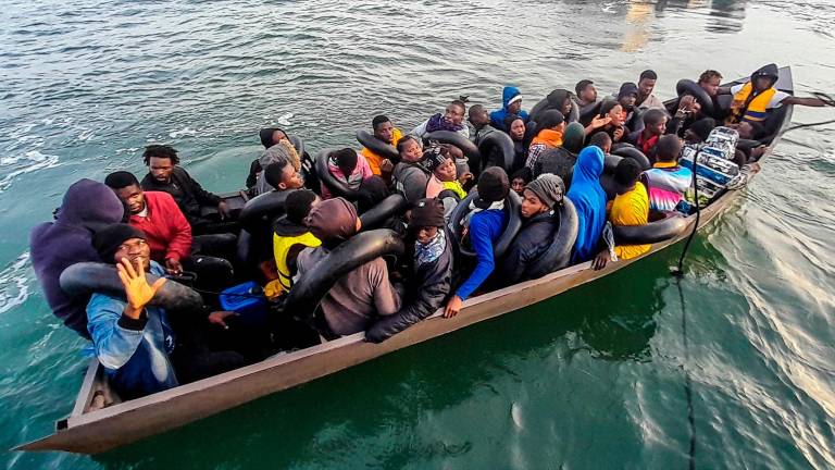 Cuatro muertos y 51 desaparecidos tras el naufragio de un barco de migrantes en Túnez