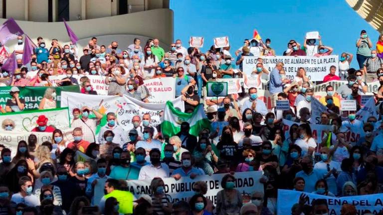 Marea Blanca concentra a miles de personas en Andalucía para “recuperar” la sanidad pública