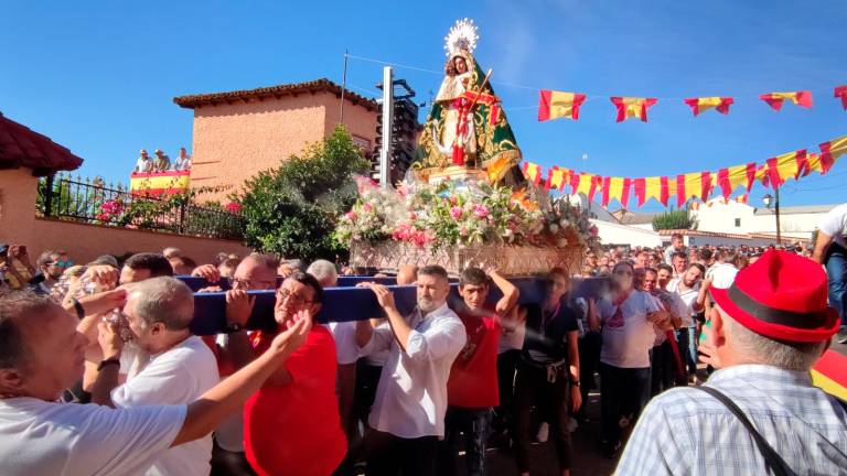 La romería de la Virgen de Zozueca reúne a cientos de fieles