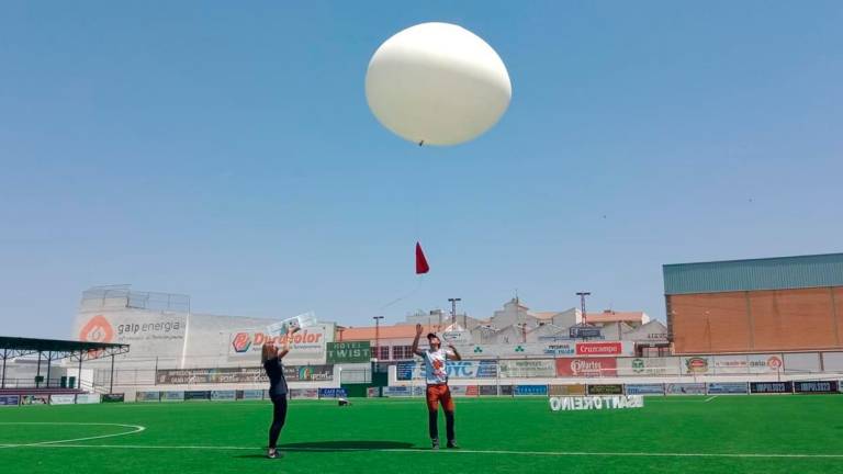 El IES Santo Reino de Torredonjimeno lanza un globo sonda a la estratosfera