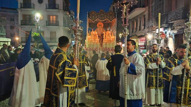 María Santísima de la Estrella, a su paso por Bernabé Soriano. / M. Rosa. 