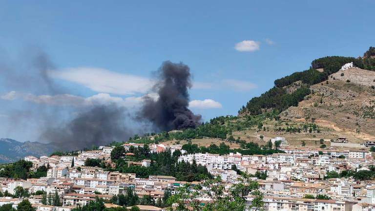 Arde el edificio de usos múltiples de La Iruela