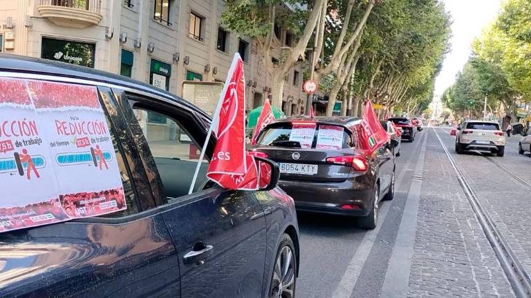 Caravana por Jaén para exigir la reducción de la jornada laboral a 37,5 horas