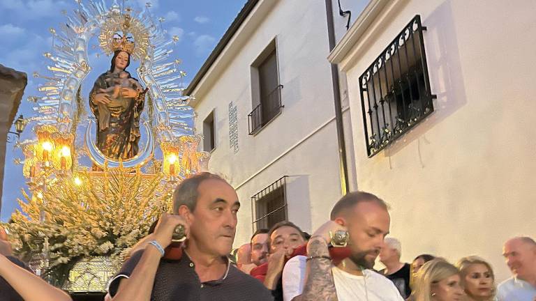 Vilches arropa a la Virgen del Castillo en el inicio de las fiestas estivales