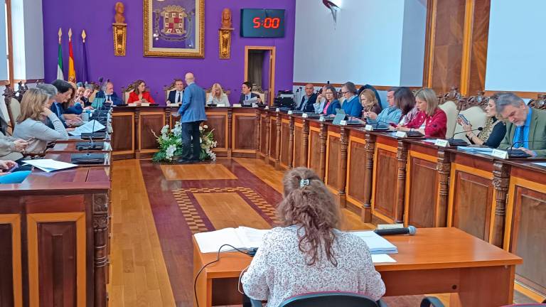 Respaldo al acuerdo con Aqualia que permite al Ayuntamiento recuperar 34 millones