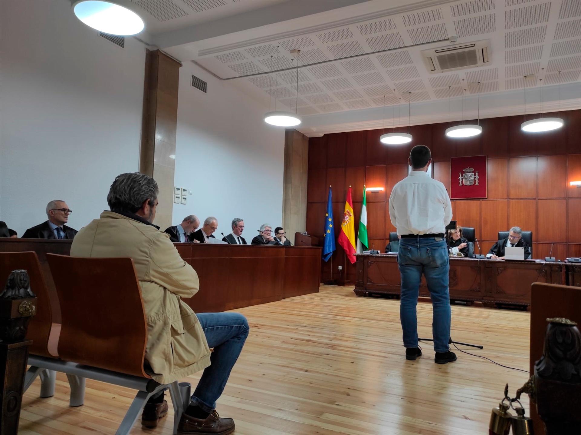 Siete años de cárcel por estafar a familias en la compra de viviendas en La Carolina