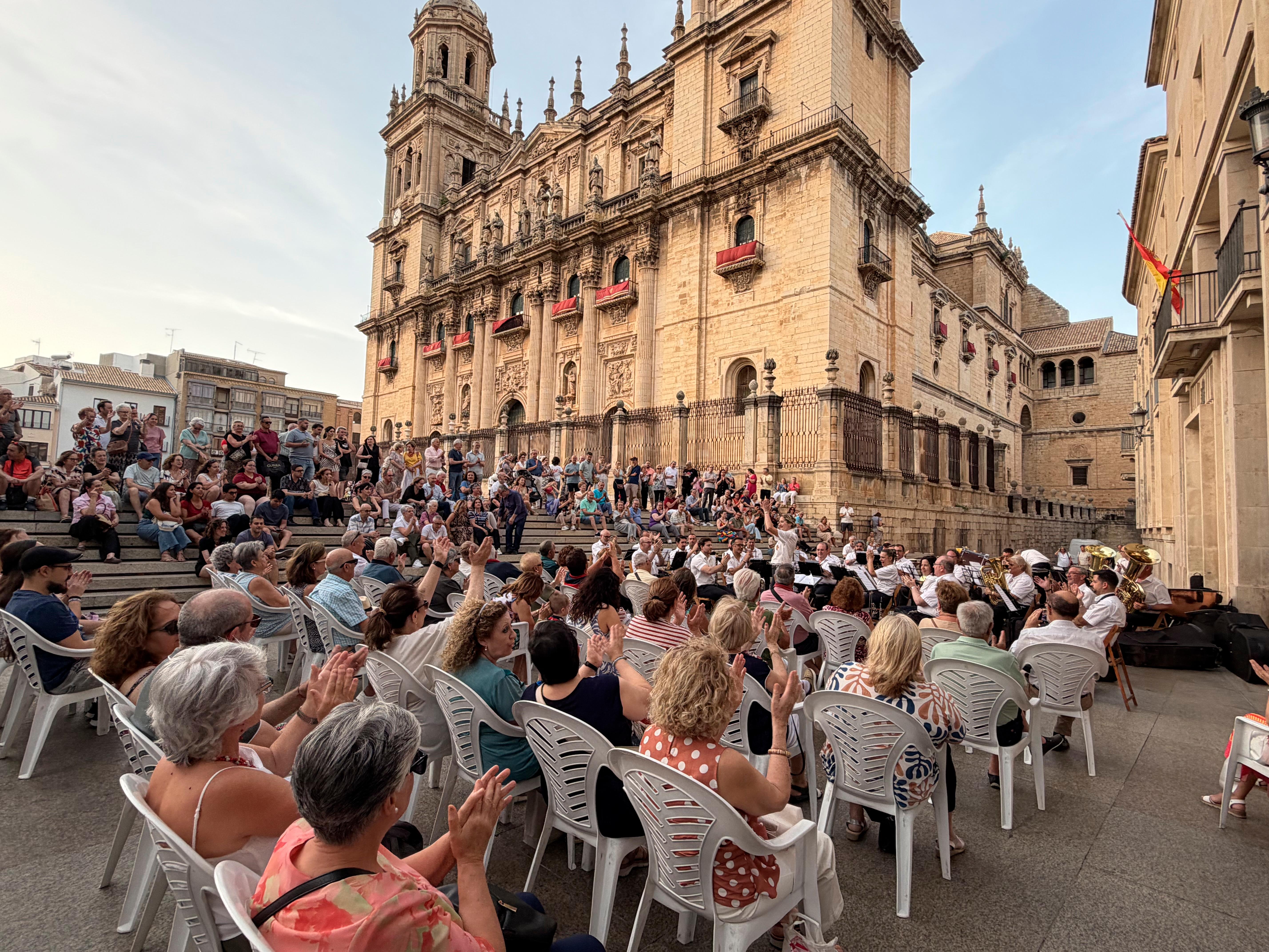 Novillada y música para cerrar la Feria de la Virgen de la Capilla