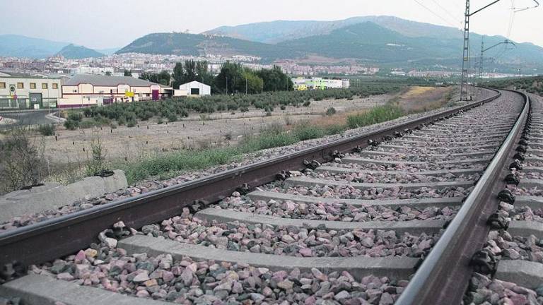 135 años de la llegada del ferrocarril a la capital. Infraestructuras