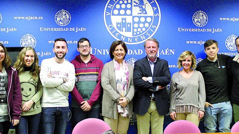 Encuentro entre estudiantes y el Consejo Social de la Universidad